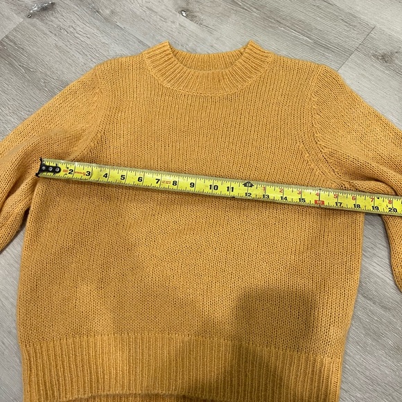 Rollas fluffy gigi knit sweater in gold - Picture 4 of 6